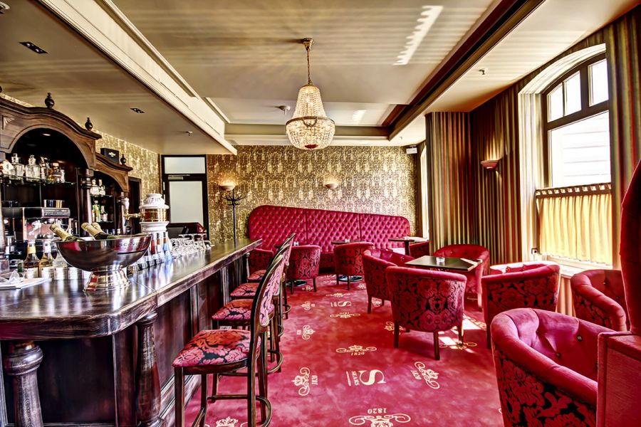 Gin House im Hotel Suitess Gin House im Hotel Suitess